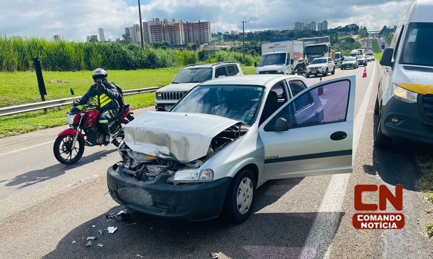 Indaiatuba Engavetamento envolve 4 carros e deixa trânsito lento na SP