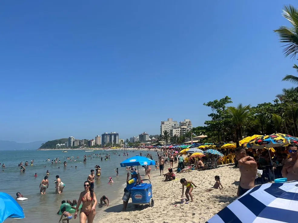 calorão praias do Litoral Norte ficam lotadas no primeiro fim de