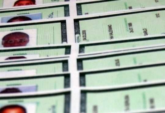 Carteira de identidade 21 1900x900 c