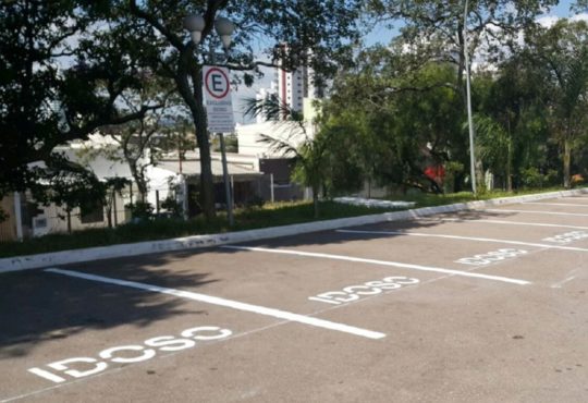 Vaga idoso estacionamento