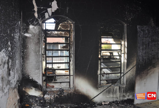 Casa em chamas califÓrnia 8