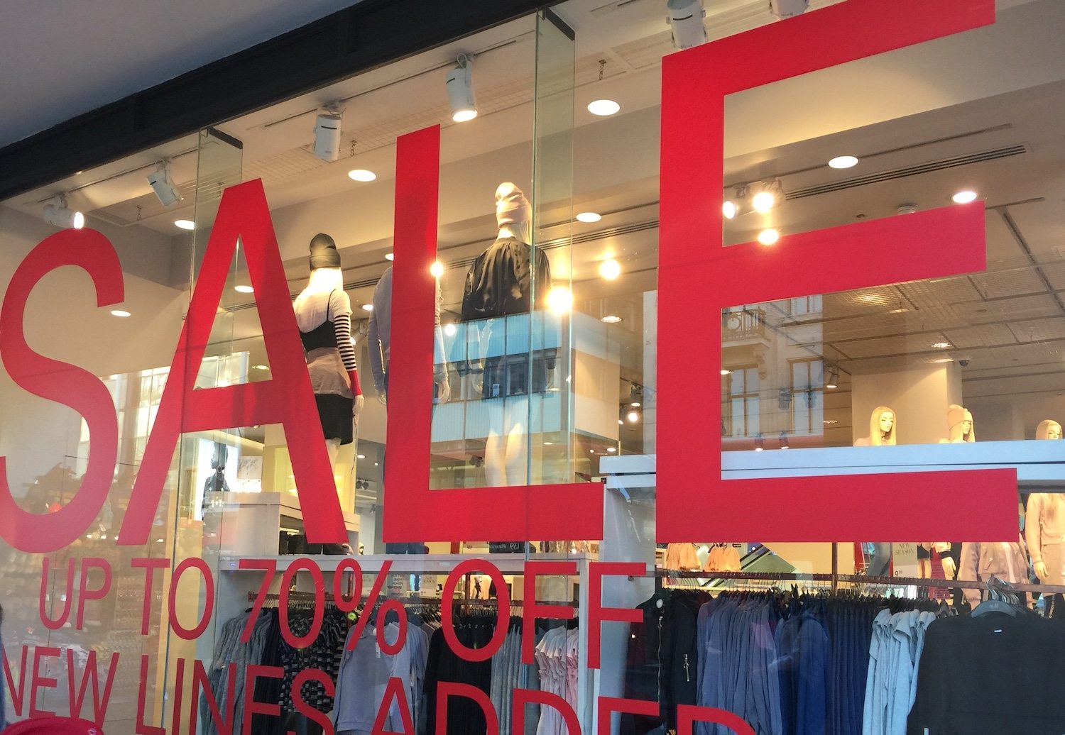 Se liga no preço de vitrine 