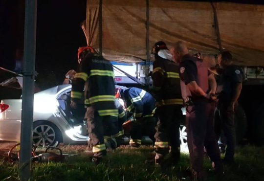 Corolla traseira de caminhão 1 cópia cópia