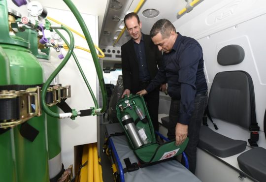 Entrega de ambulancia 