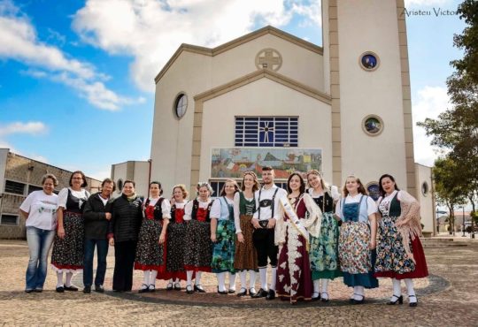 12 festa do vinho 01 aristeu victor