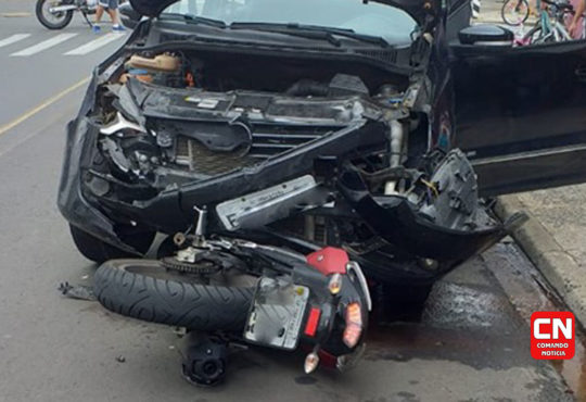 Moto x carro califórnia cópia