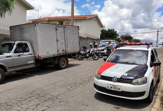 Pm recupera caminhão