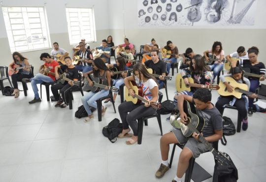 Oficina violão (eliandro figueira)