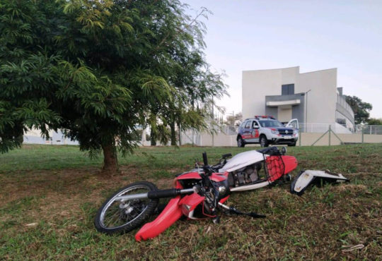 Moto abandonada pq ecologico cópia