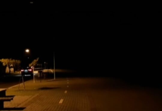 Avenida sem iluminacao
