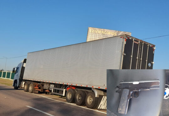 Caminhão carga de leite cópia