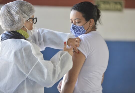 Vacina eliandro figueira