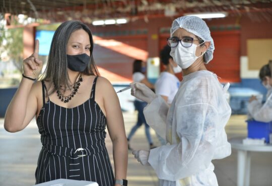 Vacinação covid 2408