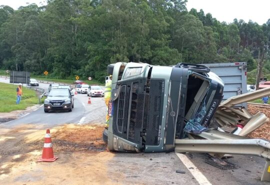Capotamento carreta sorocaba