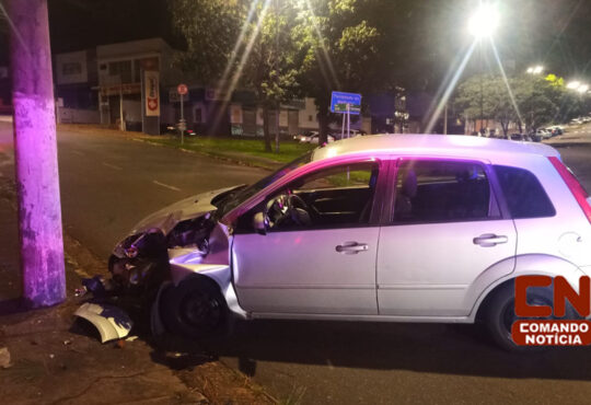 Carro poste rua tuiuti cópia