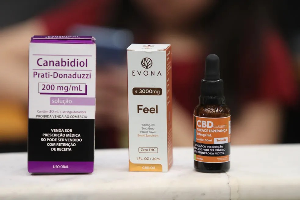 Mãe comemora distribuição gratuita de remédio à base de canabidiol em ...