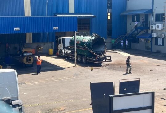 Caminhão explode e mata motorista em sumare