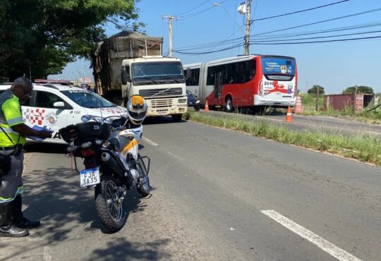 Moça moto atropelada