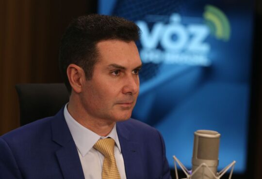 Ministro habitação valter campanato