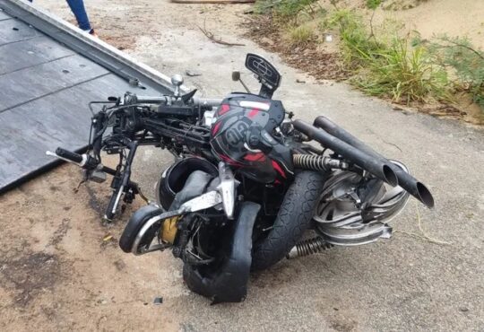 Batida carro importado em valinhos