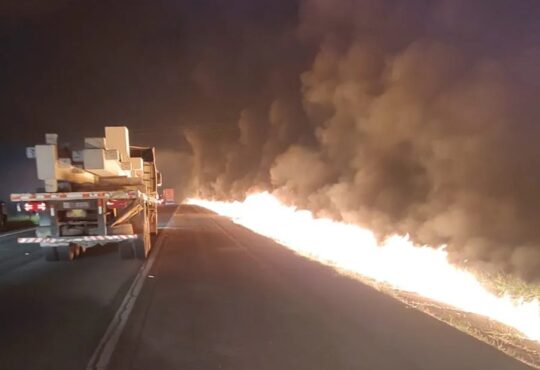 Incendo caminhoes castelo sorocaba