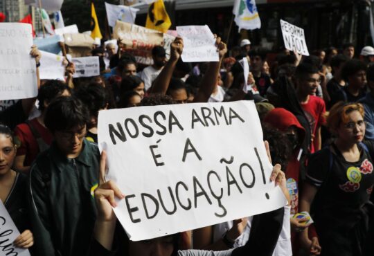 Manifestação educação fernando frazão