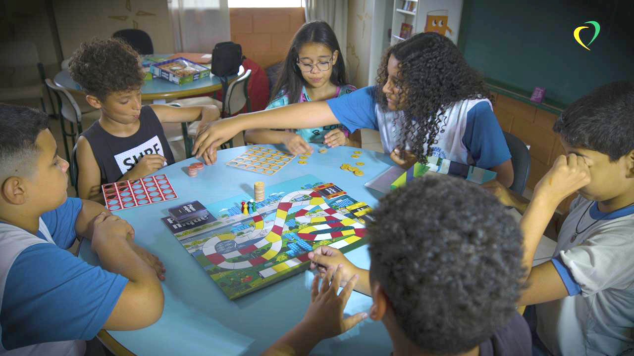 Proyecto de juegos de educación financiera llega a 1 millón de estudiantes en todo Brasil – Comando Notícia
