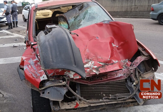 Corsa colide onibus sp 75