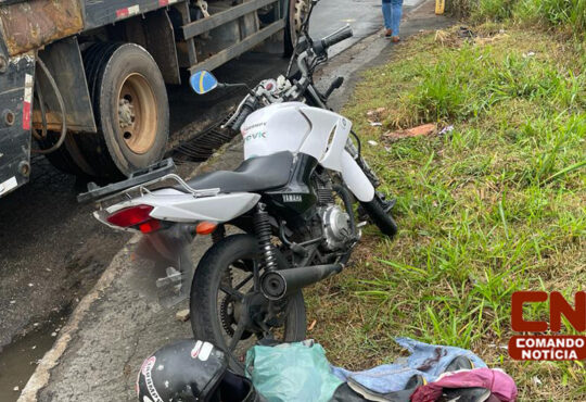 Colisão moto x caminhão cegonha