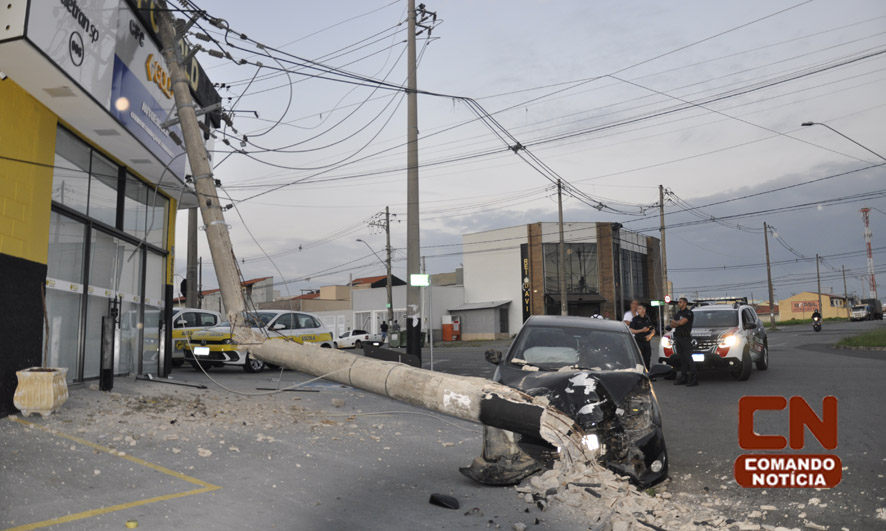 Carro em poste higienopolis