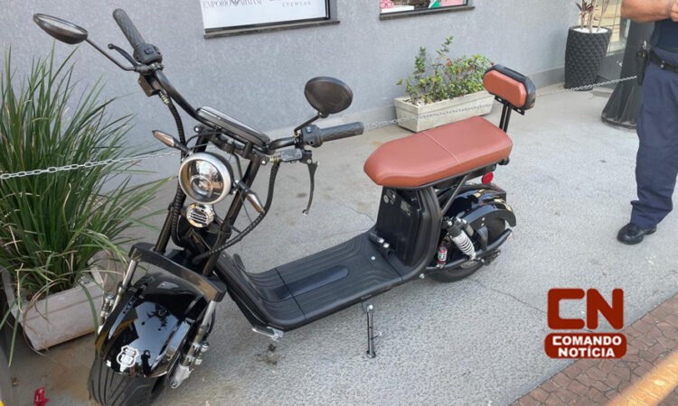 Bicicleta eletrica bate em carro kennedy
