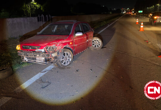 Astraca capota apos pneu furar