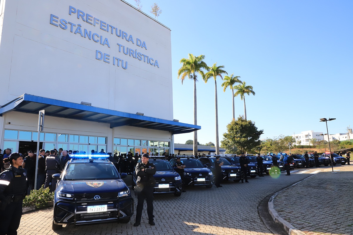 Maior entrega de viaturas na historia da gcm de itu