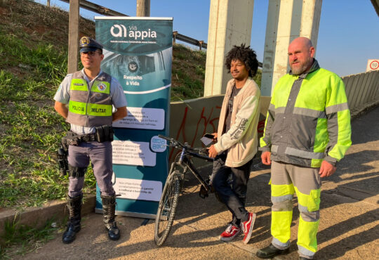 A via colinas realiza campanha com pedestres nesta sexta feira 8, dia nacional do pedestre (2)