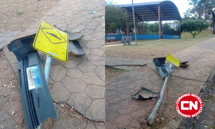 Carro bate em postinho praÇa corolla e foge cópia