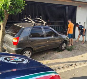 Carro desce rua desgovernado tucano cópia