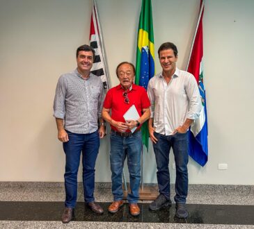Deputado rogério nogueira, wilson yasuda, da honda do brasil e o prefeito dr custódio tavares