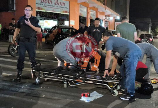 Mudo colide em kombi