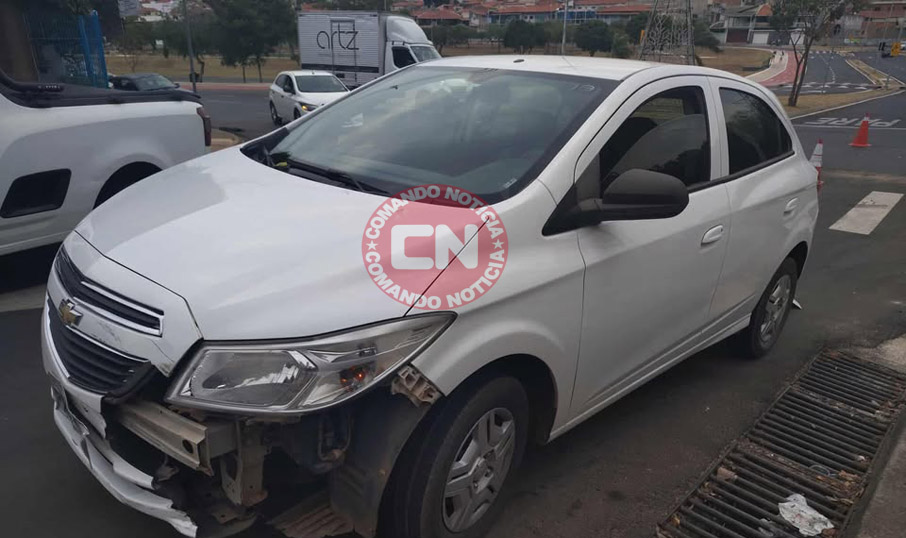 ColisÃo carro e moto piano
