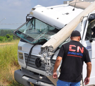 Caminhão poste reginaldo comando notíci a cópia