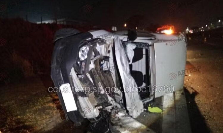 Colisão van e veiculo mogi guaçu cópia