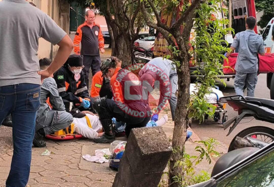 Colisão moto rua são carlos