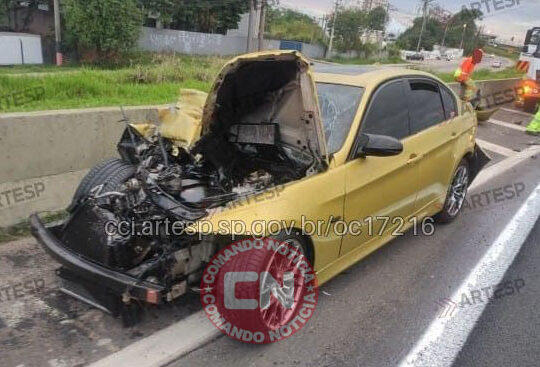 Bmw bate em traseira de onibus 1 cópia