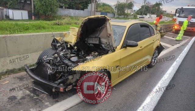 Bmw bate em traseira de onibus 1 cópia