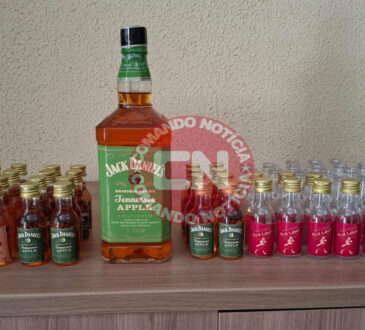 Bebidas falsificadas em salto cópia