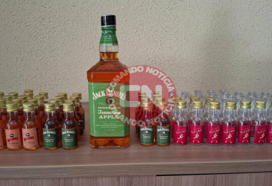 Bebidas falsificadas em salto cópia