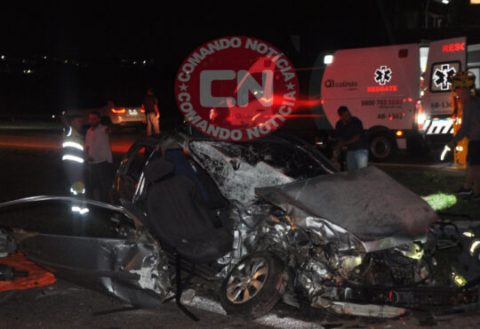 ColisÃo corsa e peugeot sp 75 6