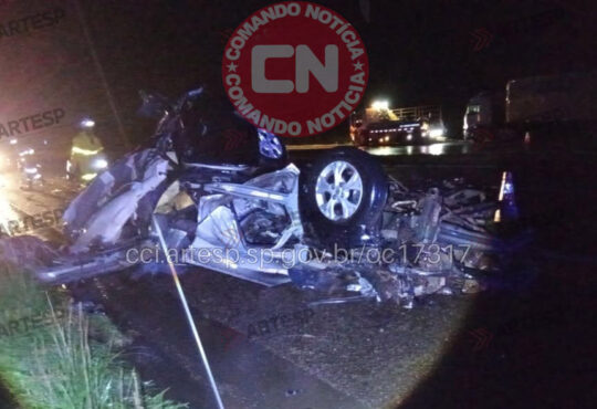 Carro bate de frente mogi guaçu cópia