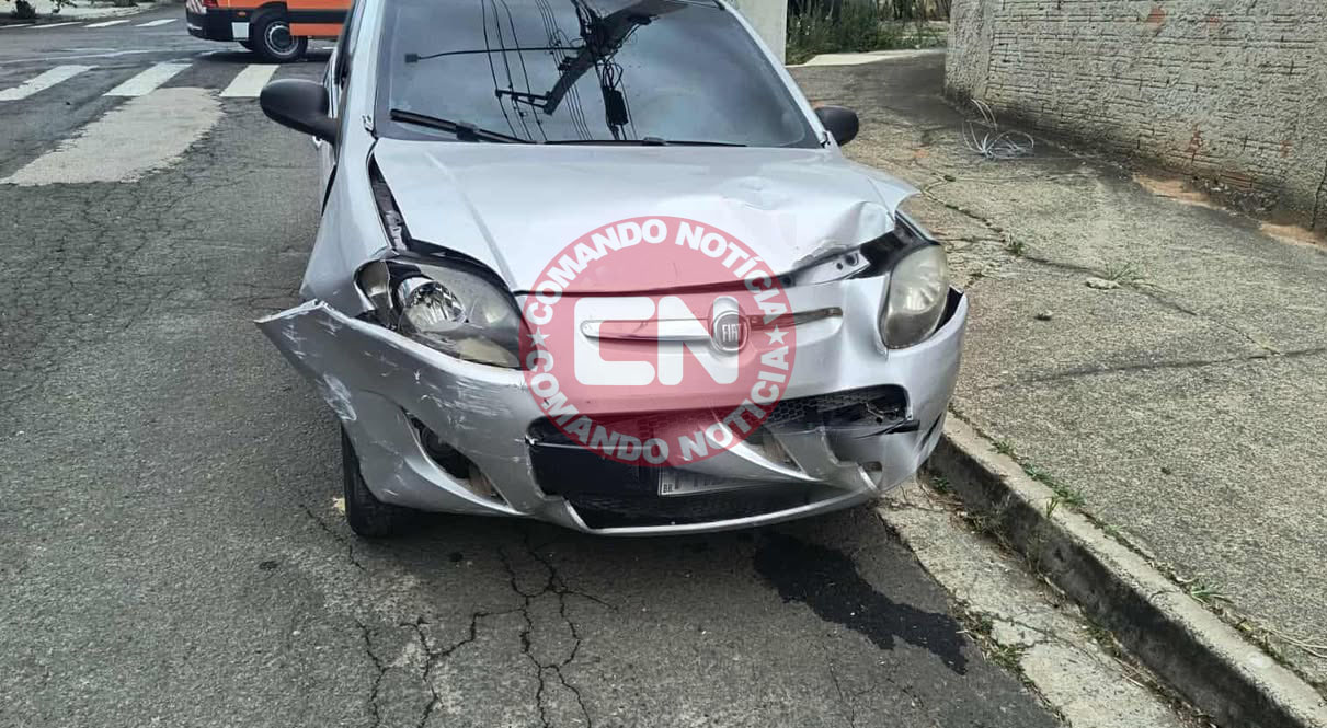 Colisão dois carros no jardim regina