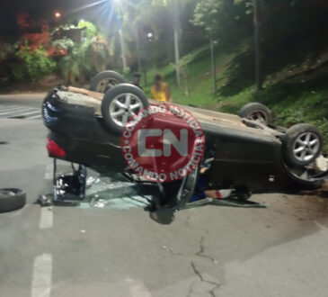 Corolla tomba em rodoviaria 1